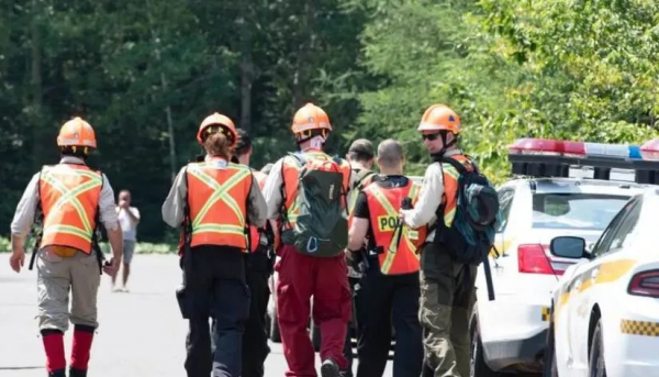 ​家庭慘劇！加拿大父親接離婚檔案崩潰，擊斃2女兒後自殺，全國悲痛