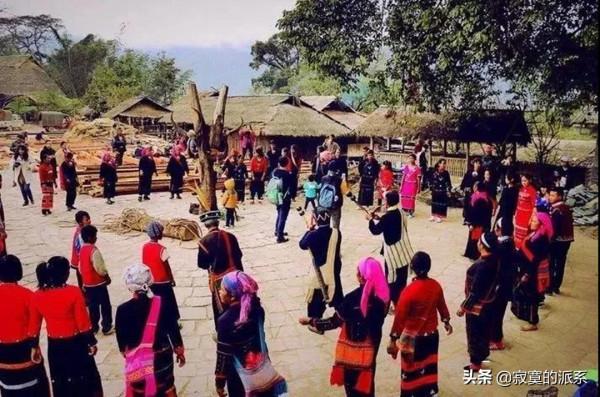 中國最後的&OpenCurlyDoubleQuote;原始部落&rdquo;，盡毀滅於火中