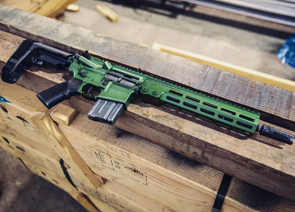 效能與精度合一 顏值與威力同在外形精緻到如同藝術品一般的步槍