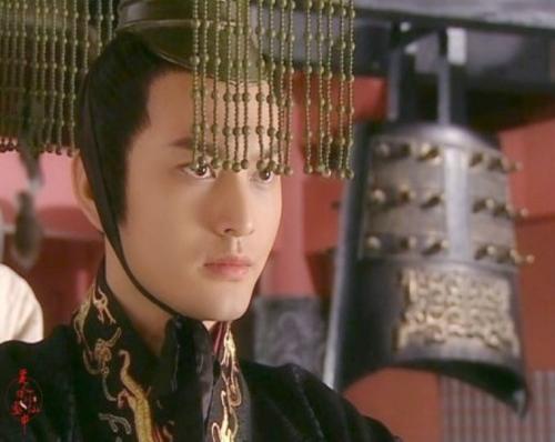 甄嬛傳播出前無人看好，孫儷被質疑扮嫩，網友希望佟麗婭演甄嬛