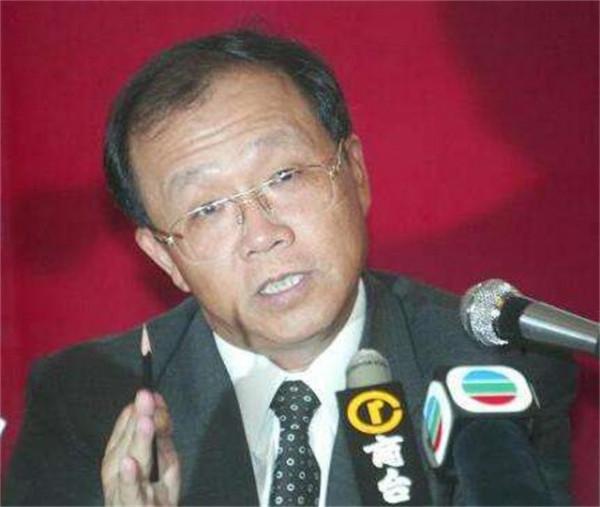 &OpenCurlyDoubleQuote;國門鉅貪&rdquo;受賄超1億，深陷賭博20年，乘專機至香港一夜輸400萬
