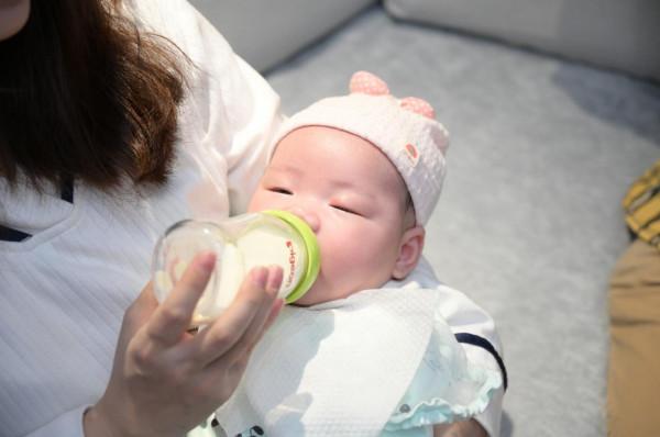 住月子中心的媽媽真實體驗，實地採訪，一手資料