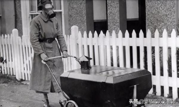 珍貴老照片：卑微的希特勒、豎中指的喬布斯、奧巴馬的全家福