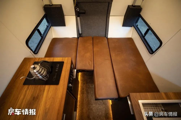 福特新款房車來啦!配3.5T+10AT動力強悍,車門設計特別像裝甲車 福特新款房車來啦!配3.5T+10AT動力強悍,車門設計特別像裝甲車