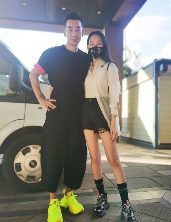 趙文卓女兒國外獨自慶生！曬美照清純動人，住宅華麗學費一年87萬