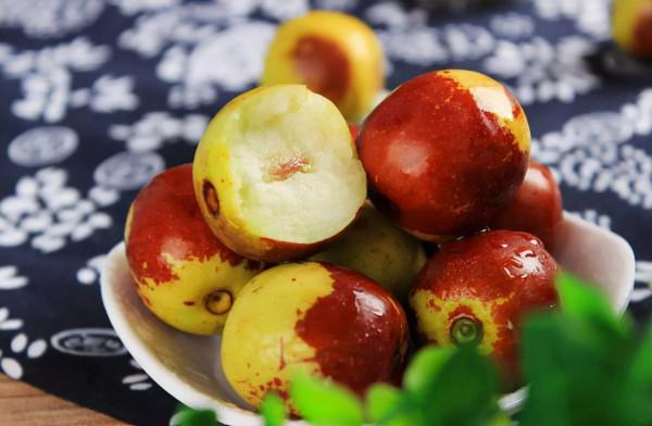 胃不好的人，醫生提醒：這4種水果，喜歡也儘量少去吃