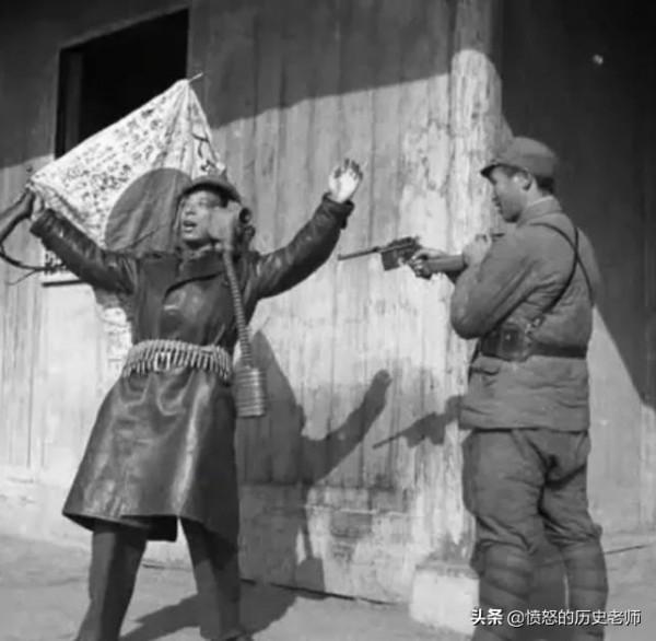 珍貴老照片：卑微的希特勒、豎中指的喬布斯、奧巴馬的全家福