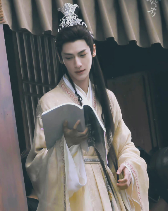 敦煌國風，病嬌魔神，百變仙女，含醜量為0的《長月燼明》太上頭