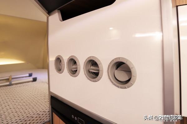 5&period;2T動力配無限用電，帶封閉廚房，實拍五十鈴旅行官輕卡房車