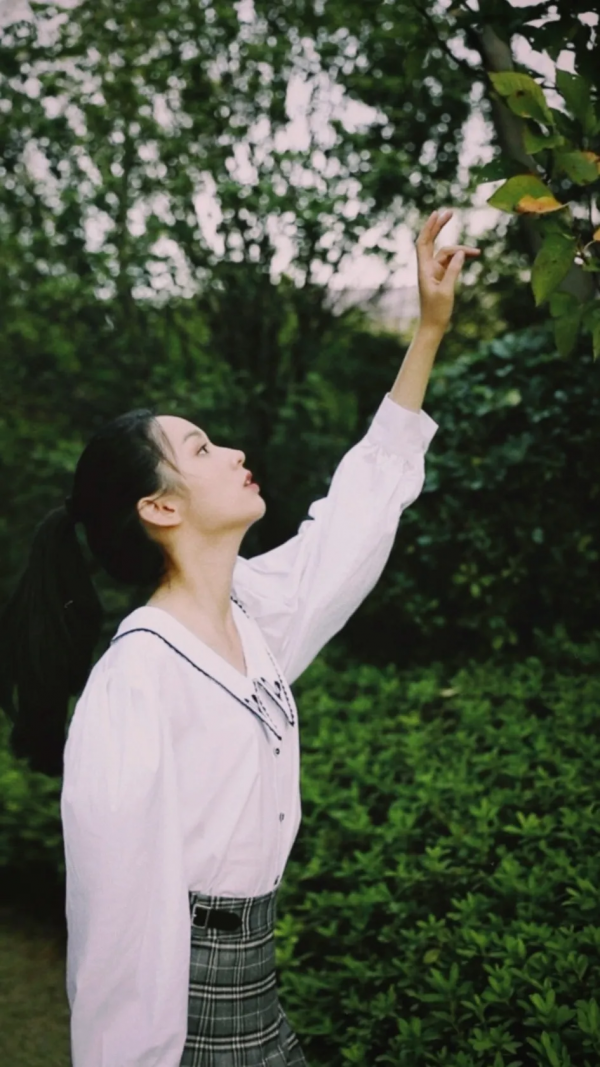 中秋小長假跟著周也歐陽娜娜變身時髦精