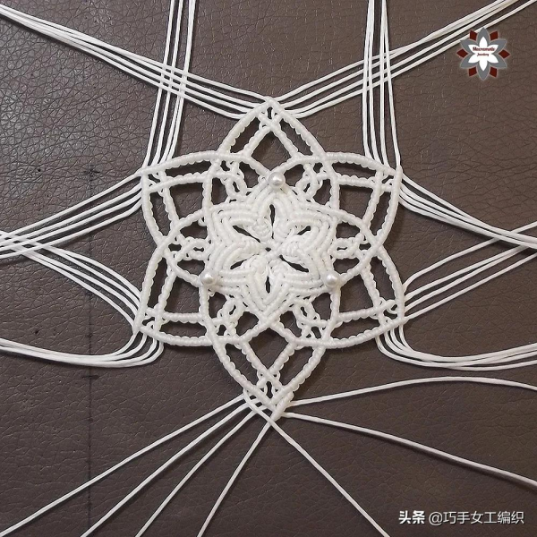 用繩子就能編出漂亮的雪花，超詳細的教程，一步一步教你編
