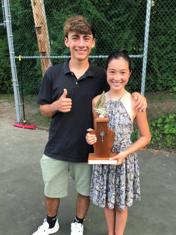 《爸爸去哪兒》8年了，10位女娃變化大，有人進入變美尷尬期