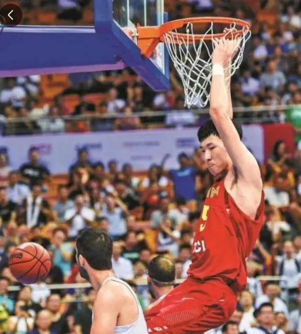 關於周琦吃雞蛋灌餅的疑問 關於周琦吃雞蛋灌餅的疑問