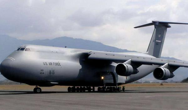 俄軍1天出動76架大型運輸機空降一個特戰旅，別國有能力模仿嗎？