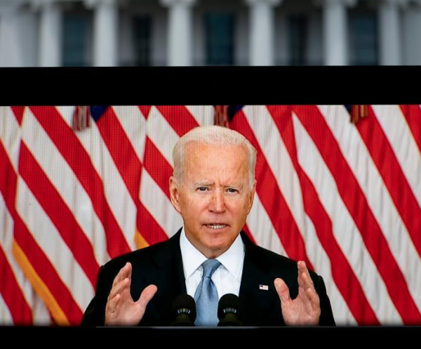 美4架轟炸機飛抵中國周邊，拜登陷焦慮，美官員：美俄結盟是上策