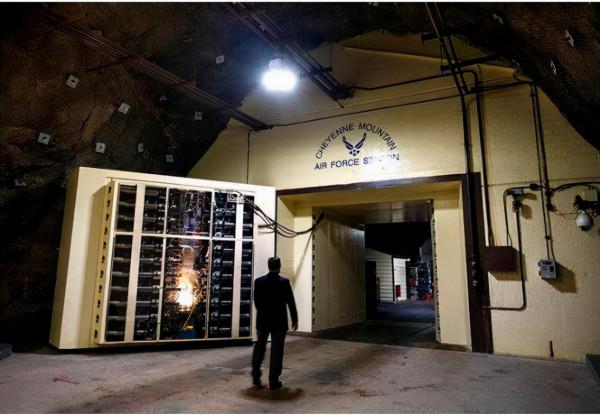 最安全指揮所，深處地下500米，3米厚鋼門將核彈都擋在外面