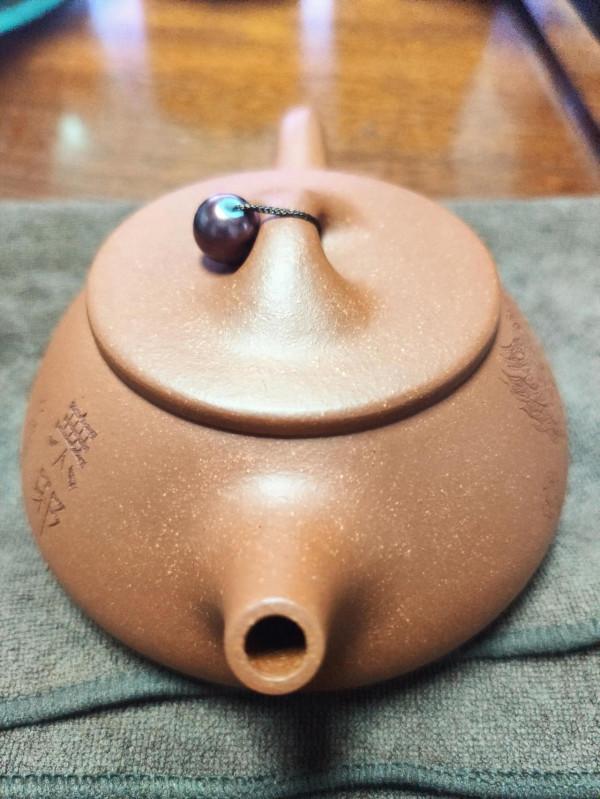 幫我鑑別這壺的做工、泥料、真偽？