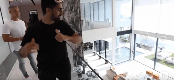 迪拜小哥甩賣7.7億豪宅 買就送勞斯萊斯和法拉利 迪拜小哥甩賣7.7億豪宅 買就送勞斯萊斯和法拉利