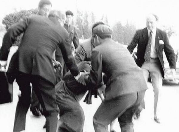 香港迴歸談判，撒切爾咄咄逼人，鄧小平“以硬制硬”，結果如何？