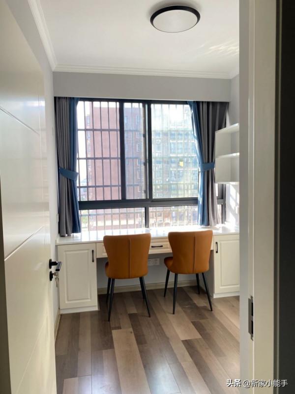 新房終於傢俱進場，越來越有家的味道，做了嵌入式的鞋櫃很實用