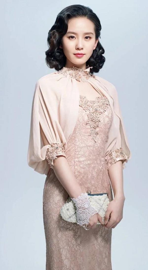 一顧傾人城，再顧傾人國 劉詩詩