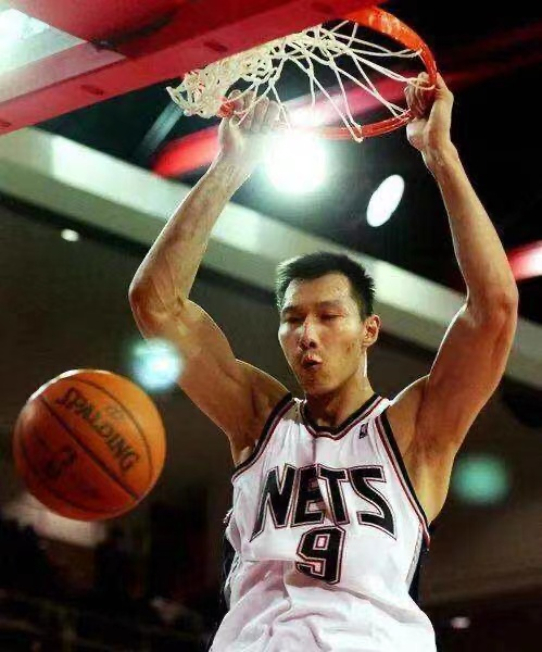 中國籃壇五大傳奇大前鋒：排骨飛人杜峰墊底，籃下魔術師僅第四