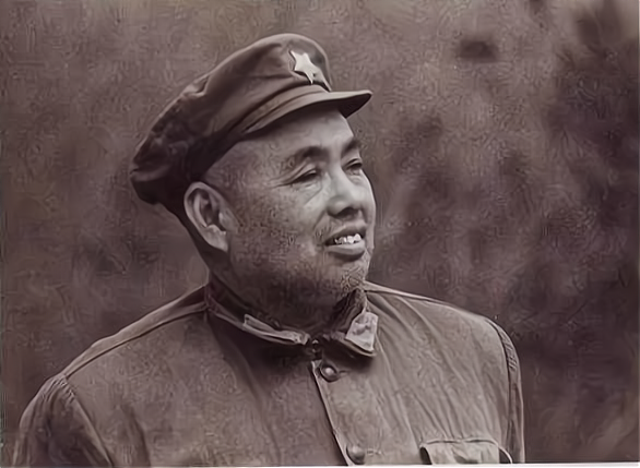 許世友終身不原諒前妻，陳賡把兩人鎖在屋裡，他卻一拳把門打稀爛