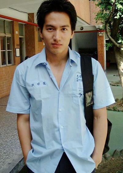 20年過去,F4各有各的故事,有人賣房賣車,有人任由豪宅變廢墟 20年過去,F4各有各的故事,有人賣房賣車,有人任由豪宅變廢墟