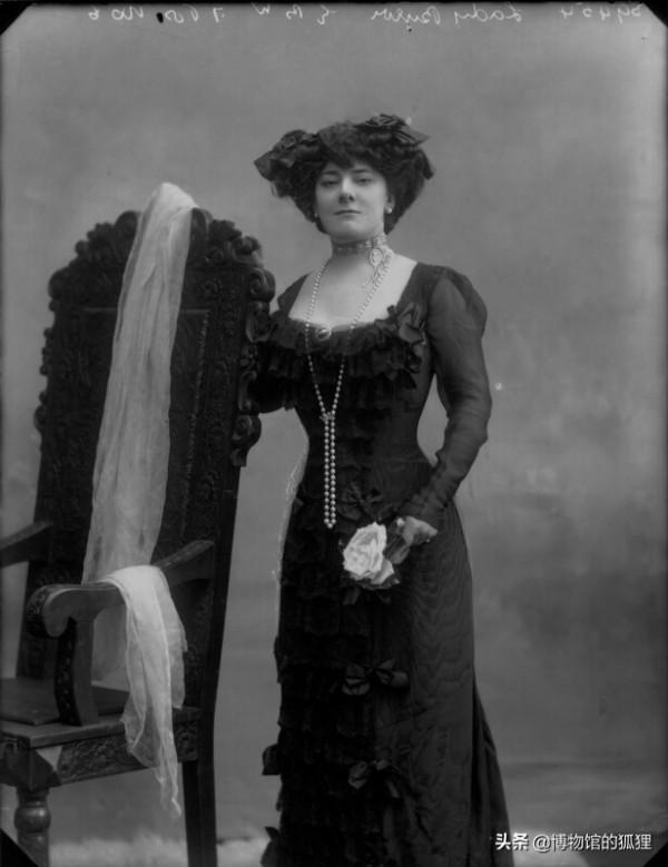 一位老婦臨終前挽救了“噴火”戰鬥機：英國政府不出錢，我出錢