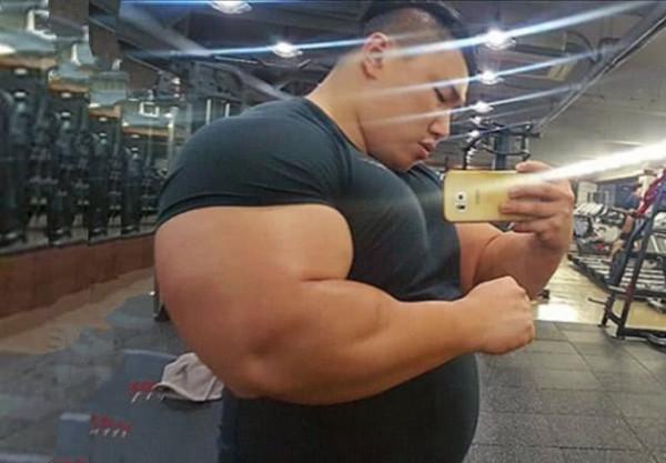 “韓國綠巨人”姜勇夏，腕力高手，力量舉冠軍，喜歡炫富而聞名