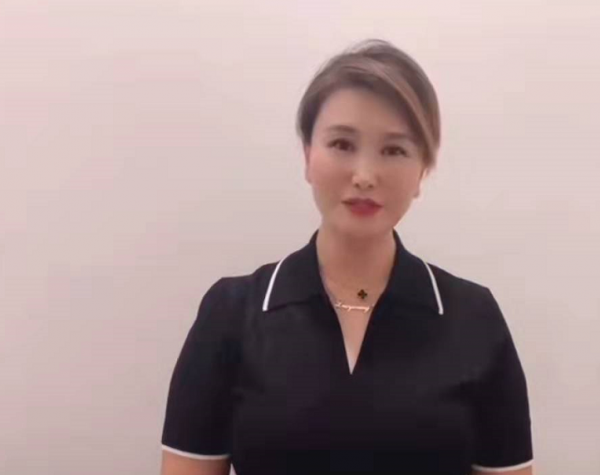 重案六組演員重聚！65歲張潮飯桌上手抓花生米吃，邢岷山似型男