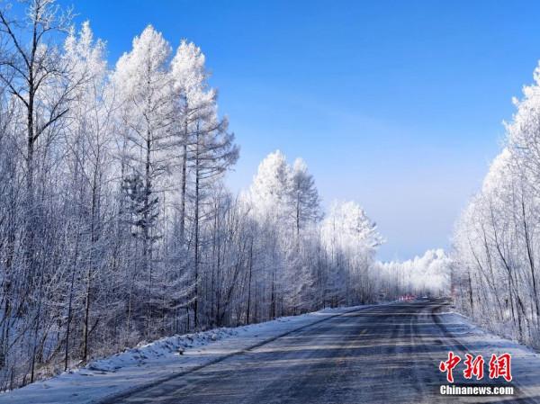 “中國冷極”出現大範圍霧凇 形成“霧凇畫廊”