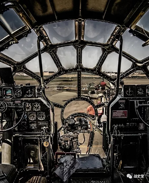 B-29機組火攻日本親歷記！天上能聞到焦味，曾在地面誤投彈