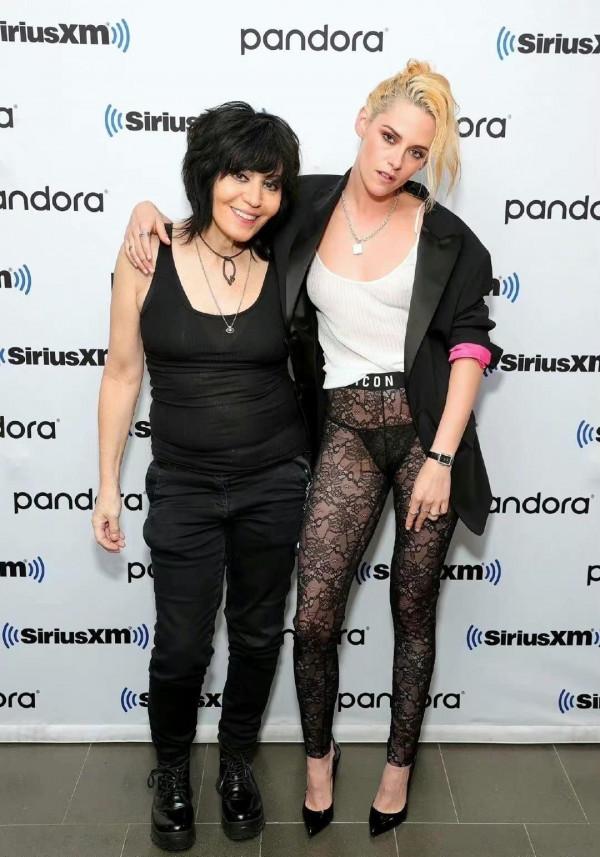 小K與女友終成定局！被求婚後女人味更足，與黛安娜相似度驚人