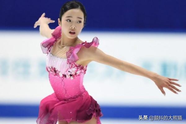 花樣滑冰華麗的服裝很貴吧？這樣一件要多少錢呢？