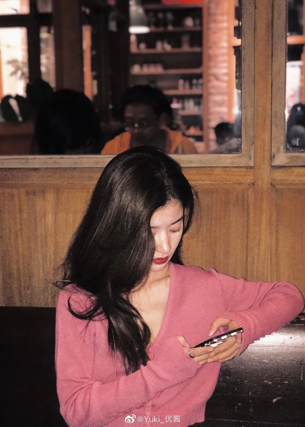 馬丁靴+連衣裙=秋冬王炸組合，顯高顯瘦，時髦慘了