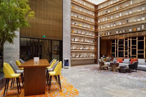 居停順遂，惺惺相“希”——記我與Hilton二〇二一