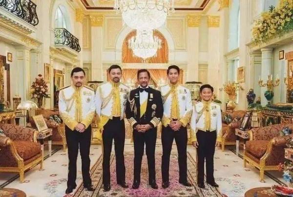 汶萊馬丁王子真迷人，30歲的他身材顏值都爆表，準王妃是豪門千金