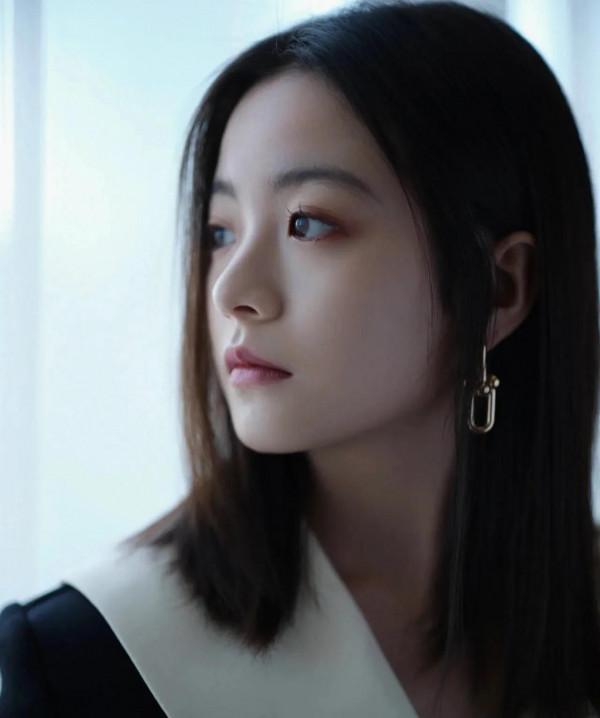 都說姜泥醜，可是小姐姐的現代裝好美呀