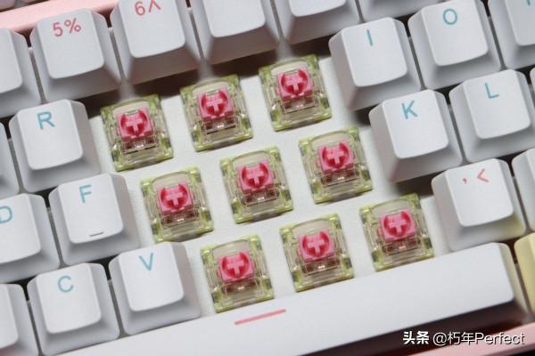 HELLO GANSS HS108T 三模熱插拔機械鍵盤開箱評測 HELLO GANSS HS108T 三模熱插拔機械鍵盤開箱評測