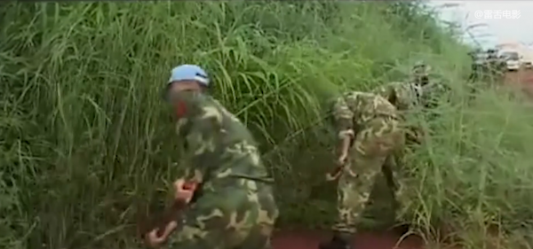 非洲最爛機場，整個機場全是泥巴路，總統的飛機差點墜毀！紀錄片