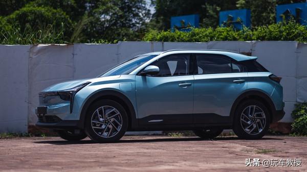 原價13.98萬 新款9.98萬！還增配！新款哪吒U夠誠意了吧？