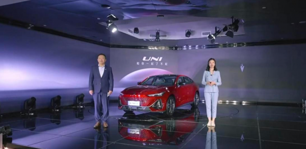 資訊：上汽大眾否認桑塔納停產/蘋果造車計劃大變/長安UNI-V亮相