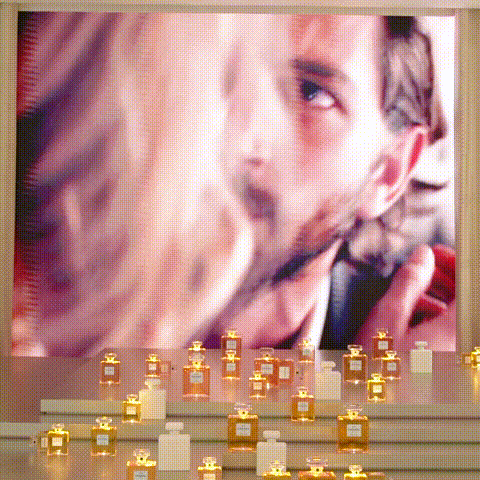 “我睡覺時候只穿香奈兒N°5!”——瑪麗蓮·夢露 “我睡覺時候只穿香奈兒N°5!”——瑪麗蓮·夢露