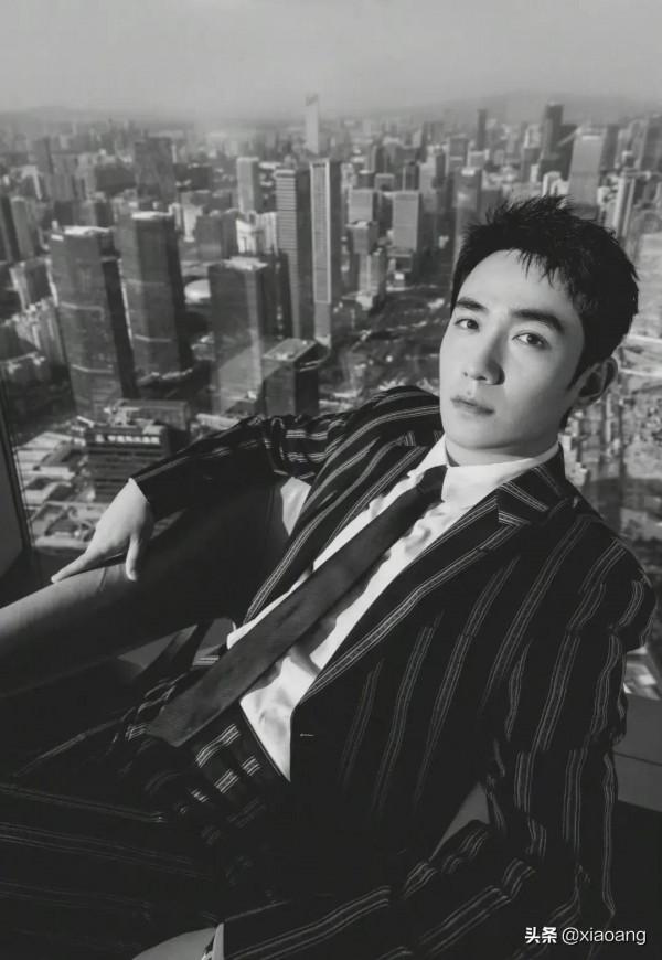 朱一龍出席芭莎慈善夜照片合集