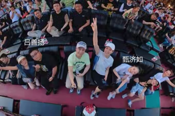 甄子丹17歲女兒曬美照，收99朵玫瑰疑戀愛，呂良偉兒子已暗戀多年