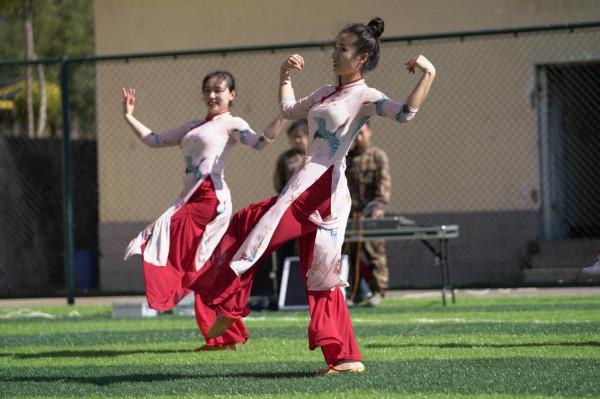 戰略支援某部通訊團：&OpenCurlyDoubleQuote;烽火&rdquo;文藝輕騎兵，新春點號行