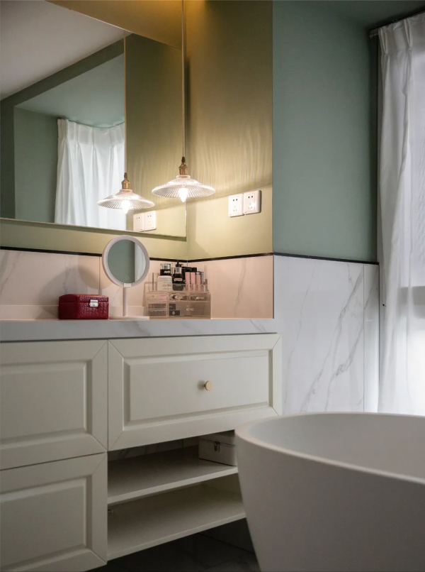 135m²北歐輕復古風三居，開放式廚房+吧檯，讓生活更有情調