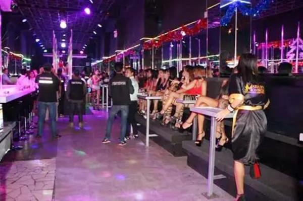 泰國“白人乞丐”越來越多，寧街頭要飯，也不願回國幹活