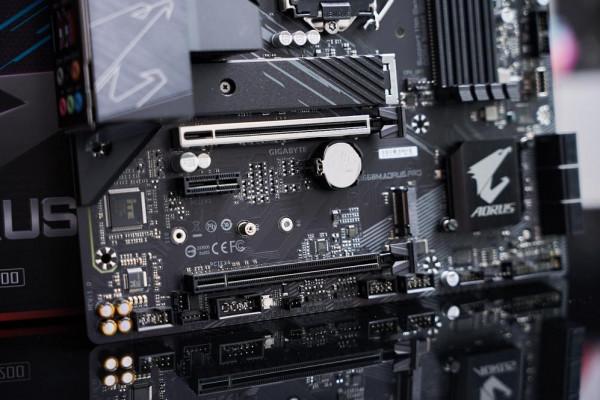 不到600塊,12相供電能帶i9的B560主機板 不到600塊,12相供電能帶i9的B560主機板